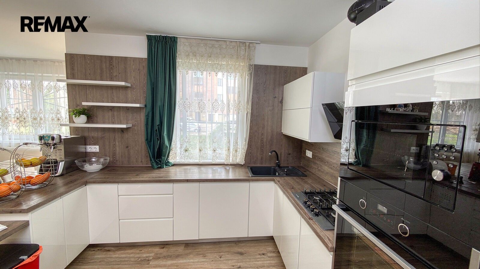 Prodej byt 3+kk - Škrábkových 882, Praha Letňany, 84 m² - 5