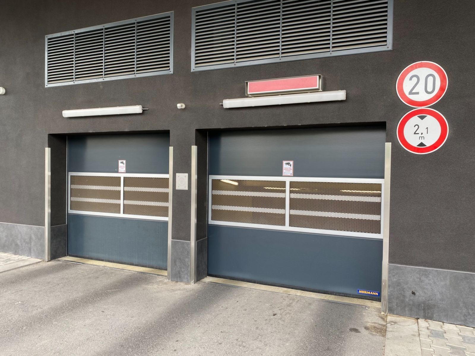 Garáže, Zvěřinova, Praha - Strašnice, 13 m² - 2