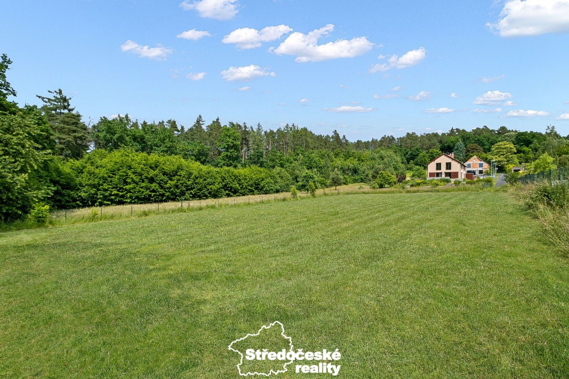 Pozemky pro bydlení, Pod Lesem, Hrusice