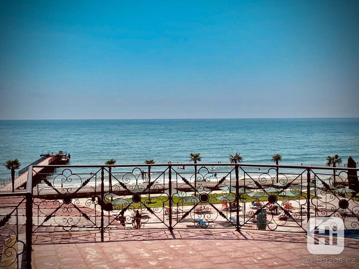 Byty, 987 66, Zahraničí