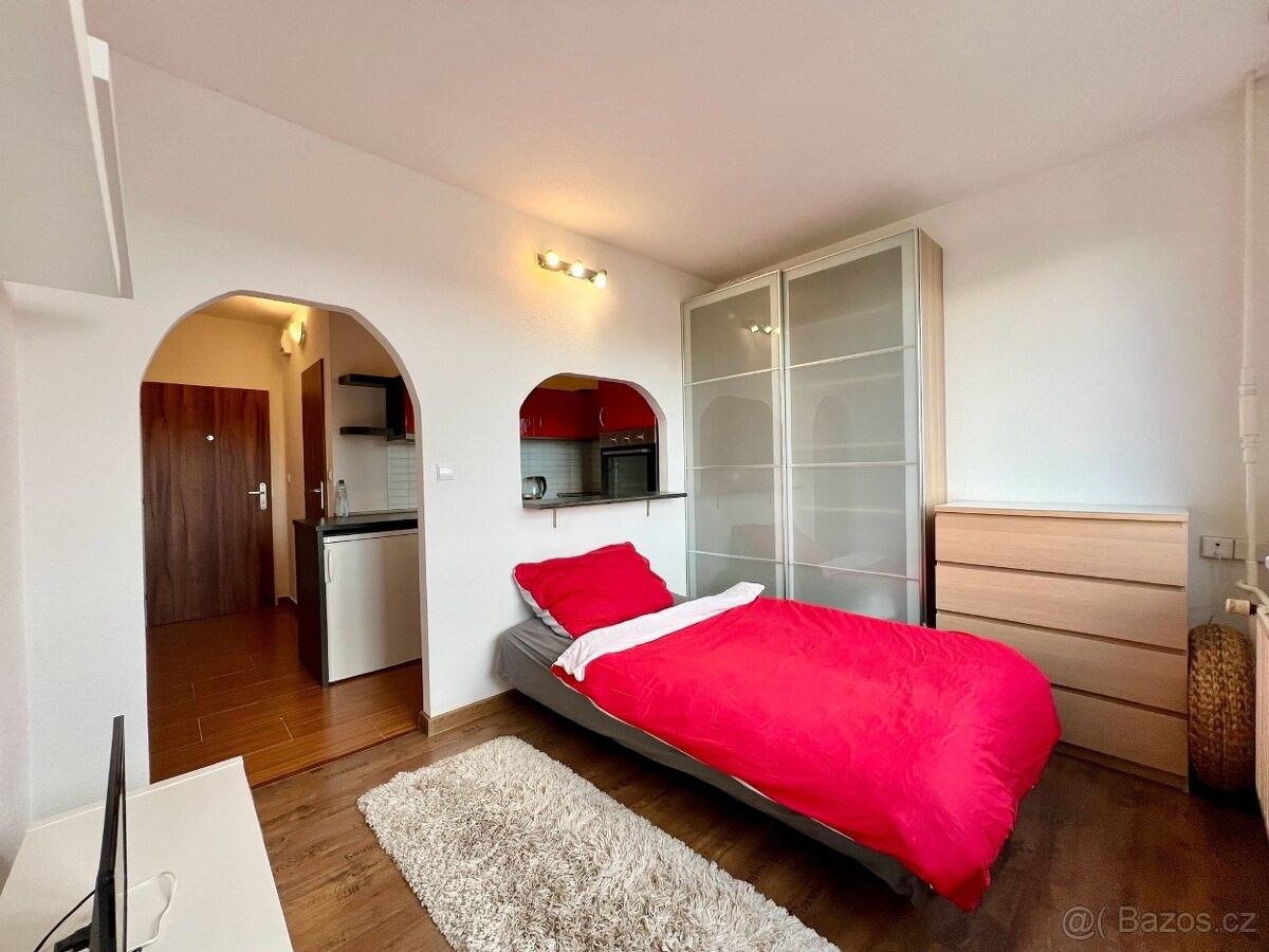 Pronájem byt - Březová, 356 01