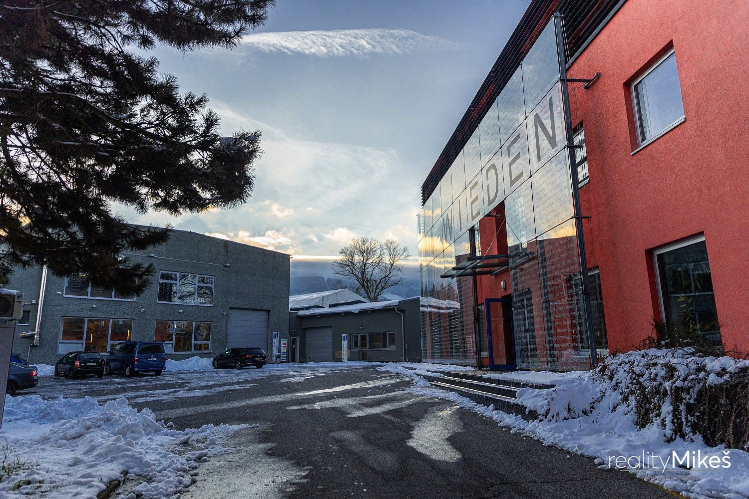 Výrobní prostory · 3 613 m² · Liberec - Liberec VIII-Dolní Hanychov, Liberecký kraj - 3