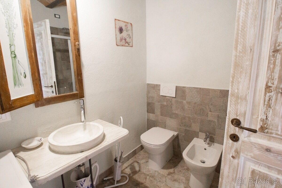 Rodinný dům · 987 66, Zahraničí - 2