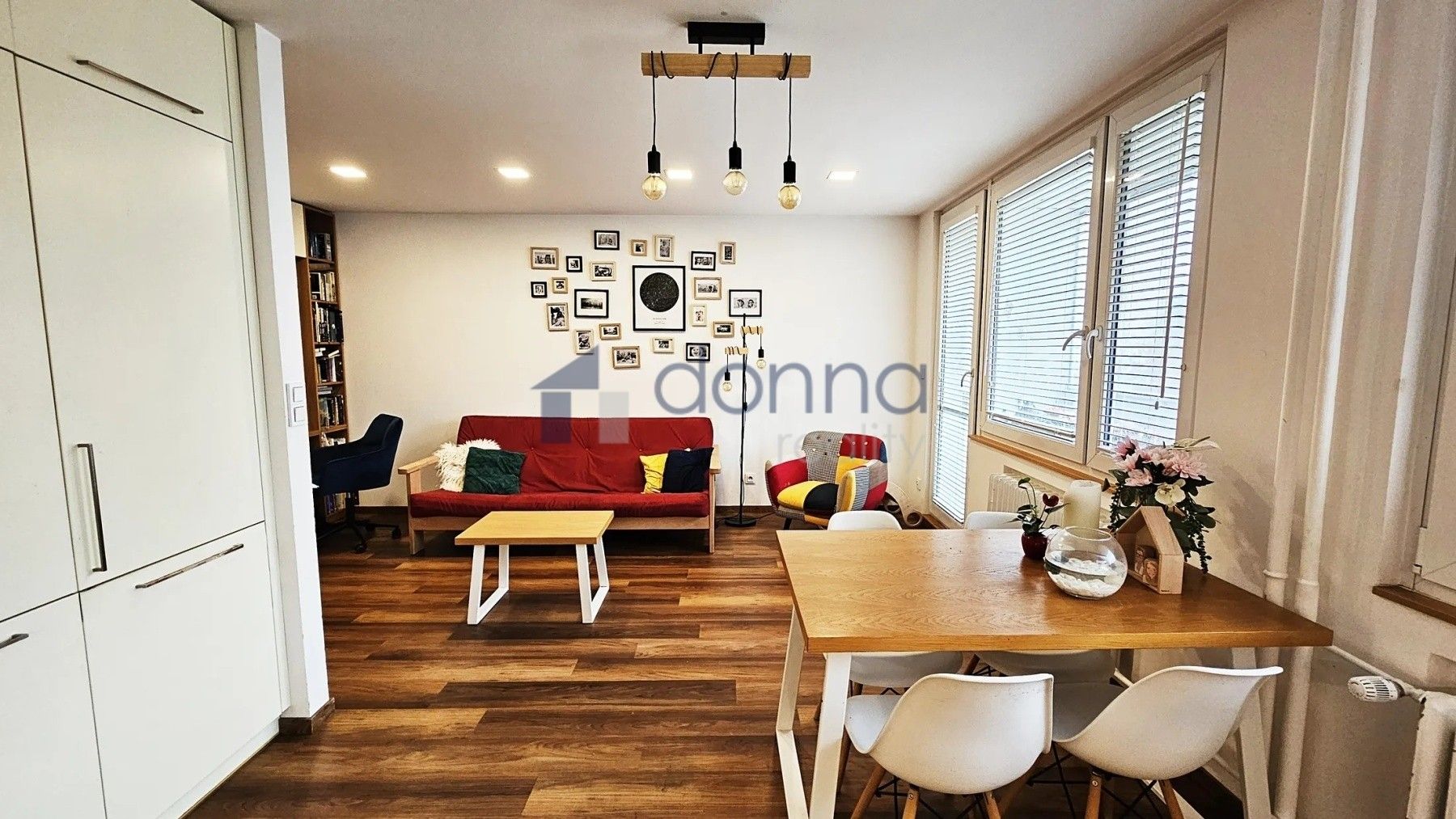 Pronájem byt 3+kk - Molákova, Praha, 72 m²