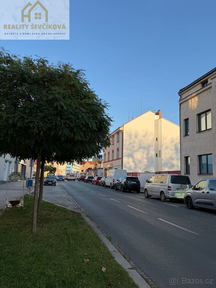 Pronájem obchodní prostory - Hradec Králové, 500 02