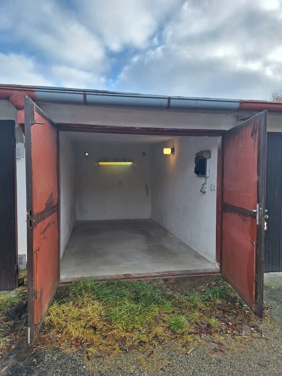 Garáže, Pacov, 395 01