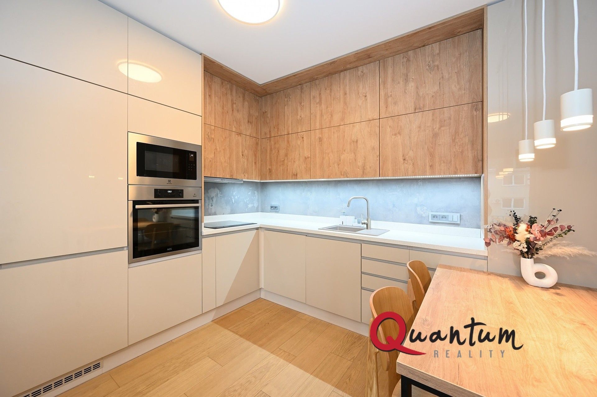 Prodej byt 2+kk - Vrátnická, Praha, 55 m²