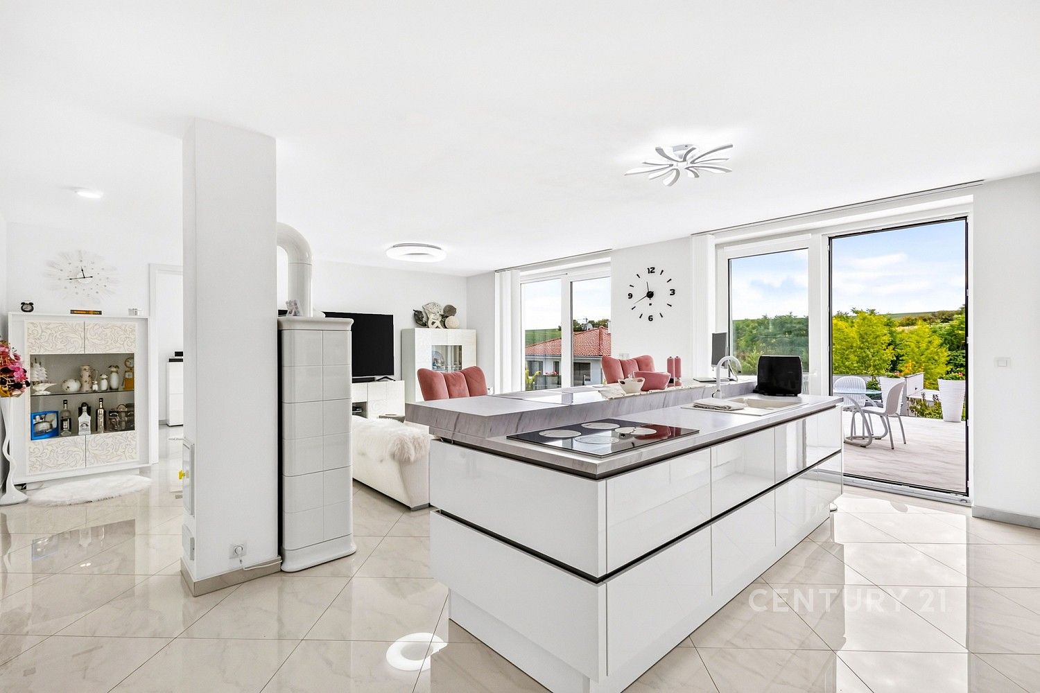Prodej rodinný dům - Dlážděná, Valtice, okres Břeclav, 186 m² - 5