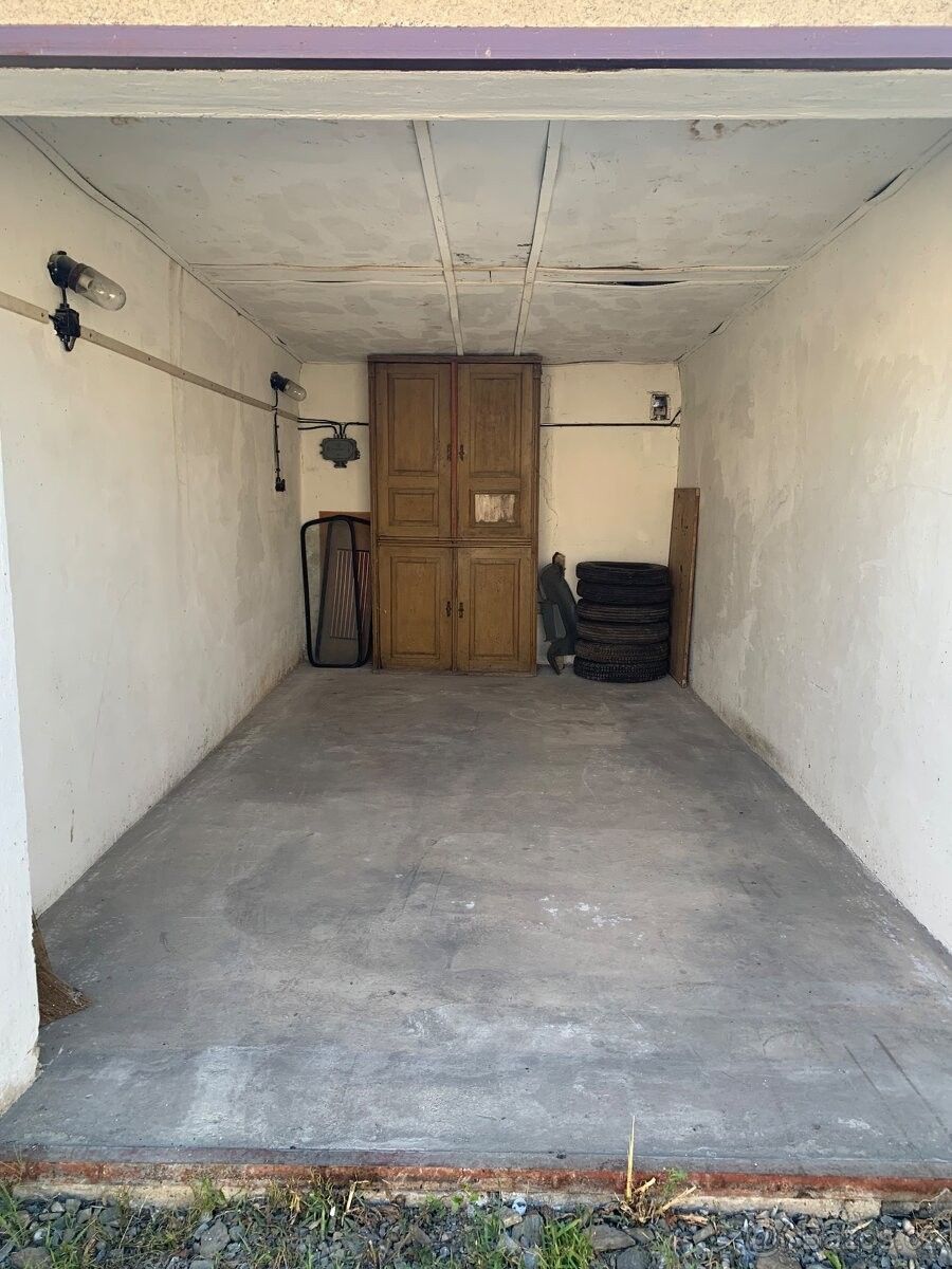 Garáže, Šumperk, 787 01 - 2