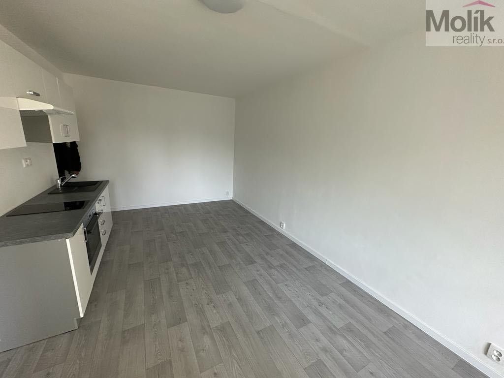 Pronájem byt 2+kk - Josefa Suka, Most, 41 m²
