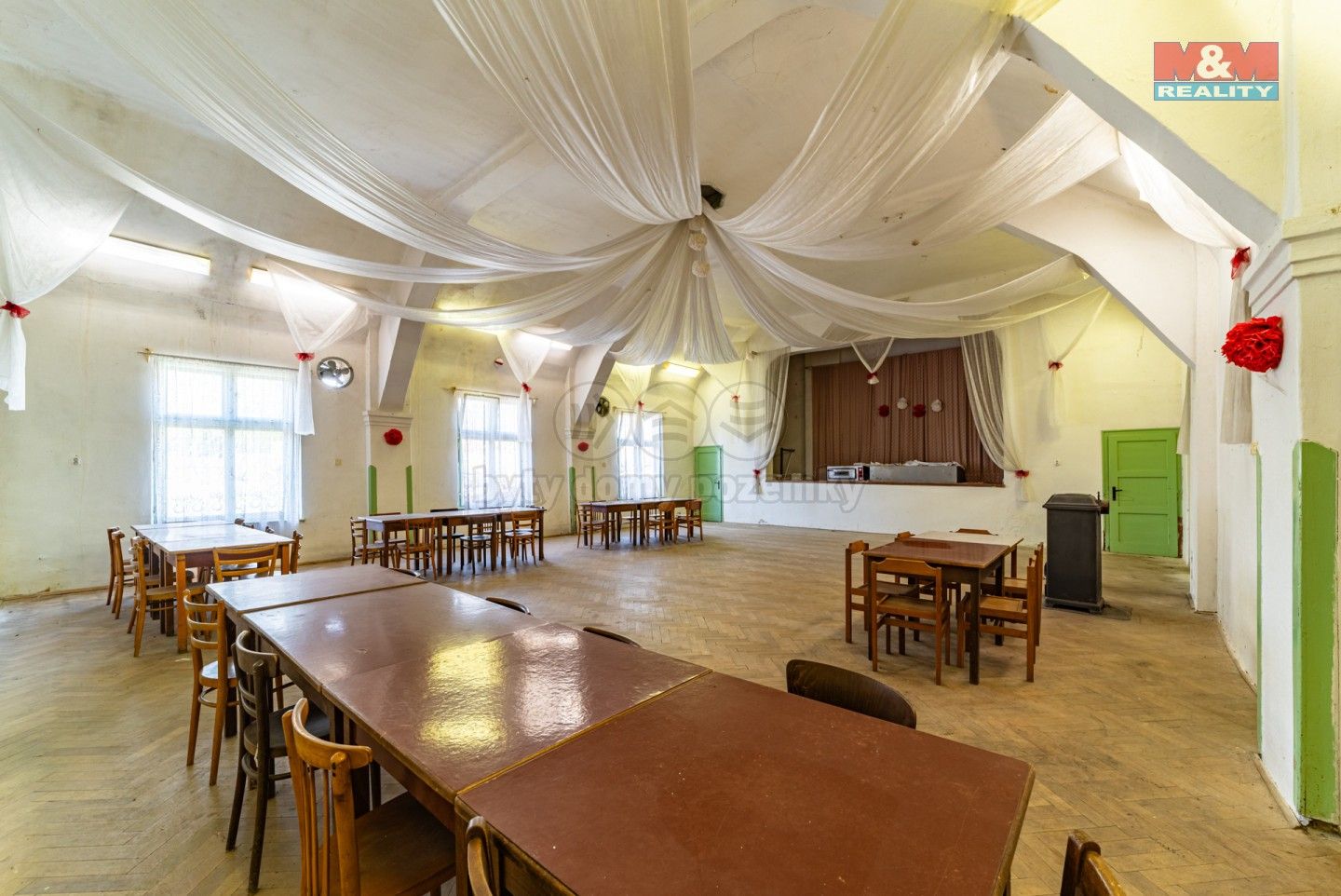 Prodej obchodní prostory - Okrouhlé Hradiště, Konstantinovy Lázně, 1 000 m²