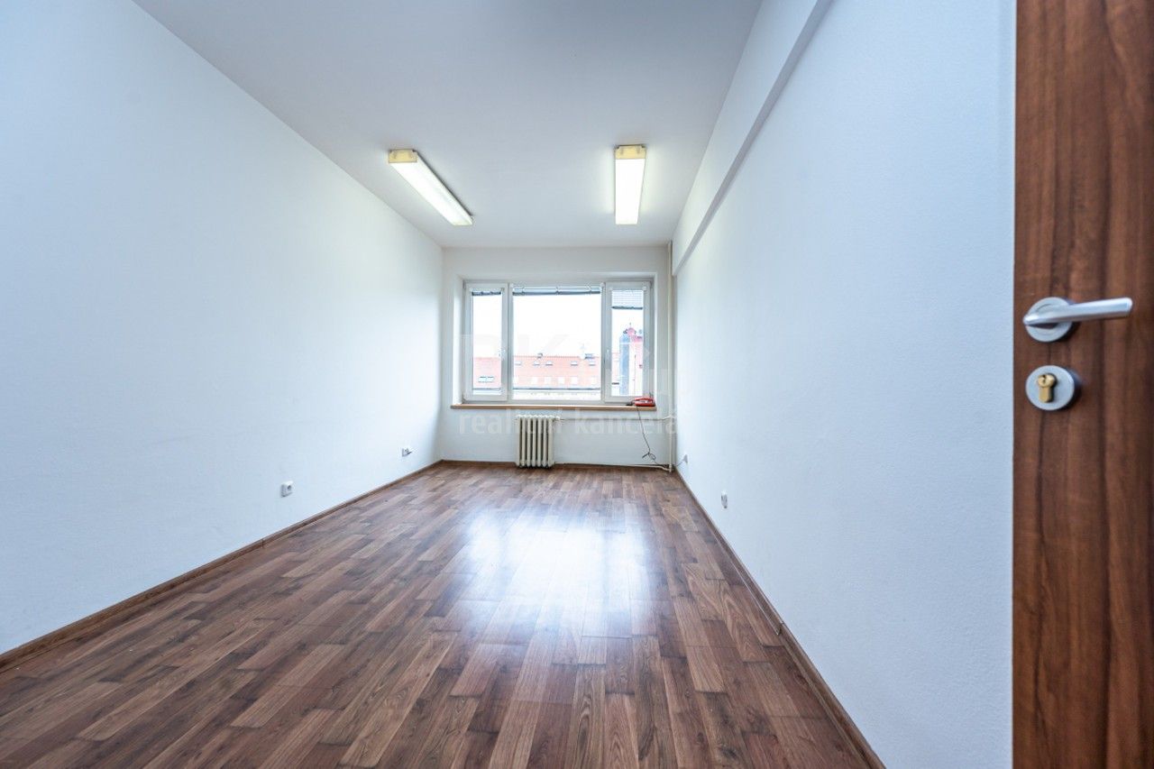 Kanceláře, Ječná, Praha, 15 m² - 1