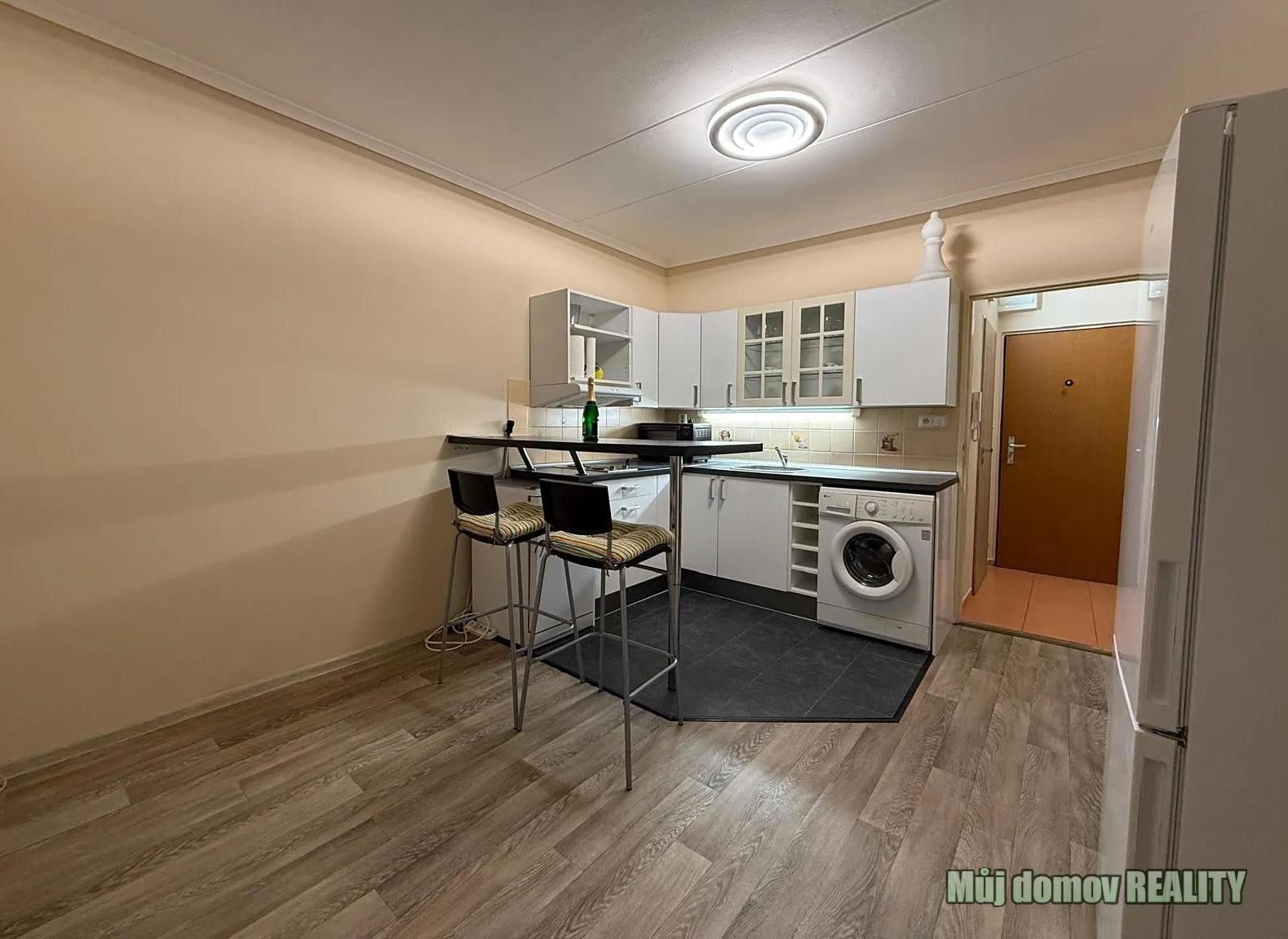 2+kk, Nedašovská, Praha, 40 m²