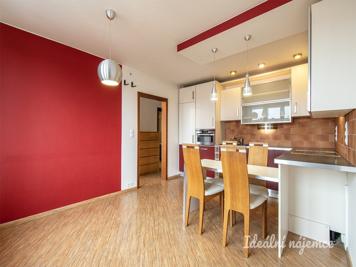 Byt 2+kk · 36 m² · Nedašovská, Praha - 3