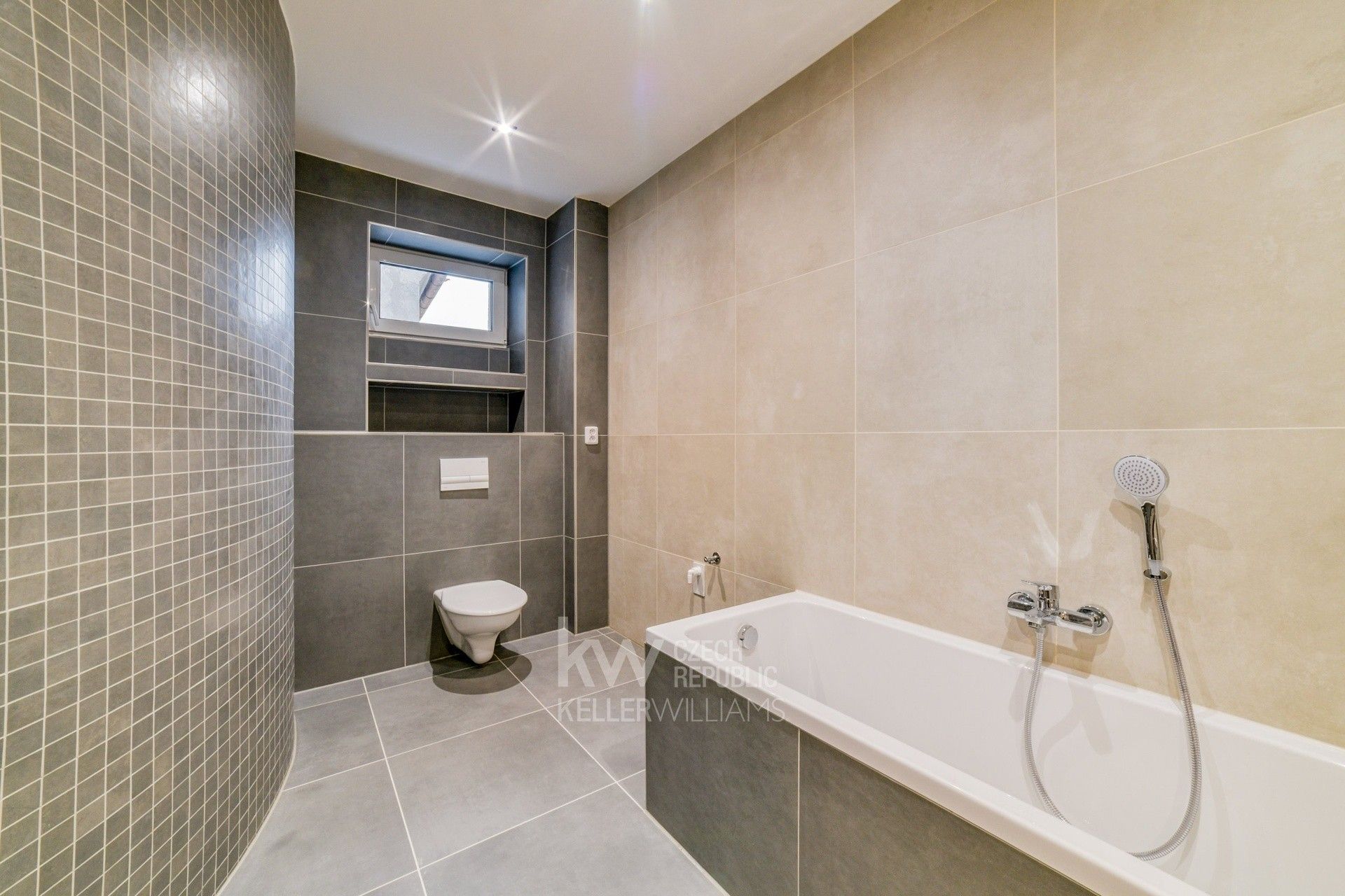 Pronájem byt 3+kk - 17. listopadu, Cheb, 72 m²