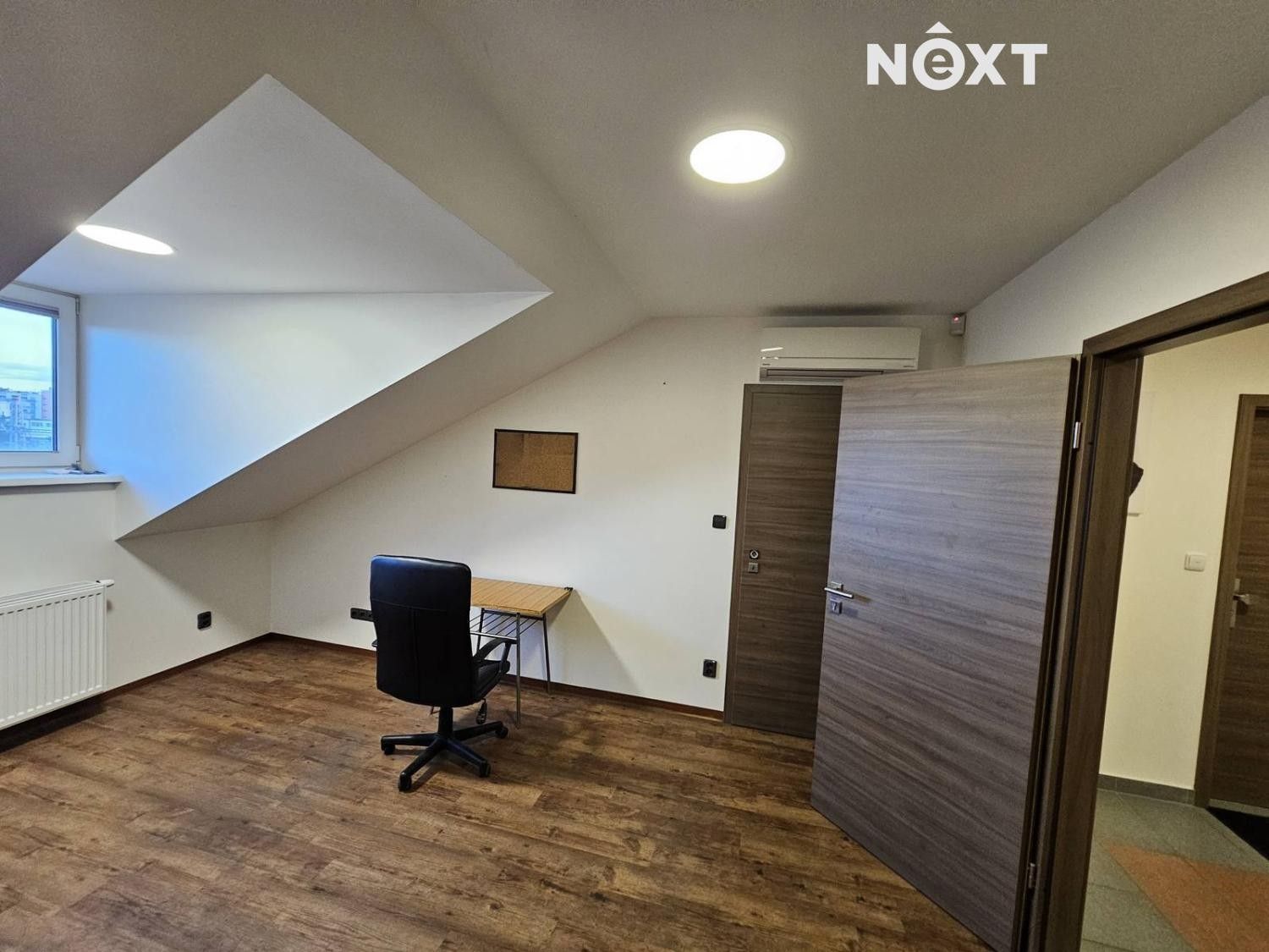 Pronájem kancelář - Nad Vinným potokem, Praha, 12 m²