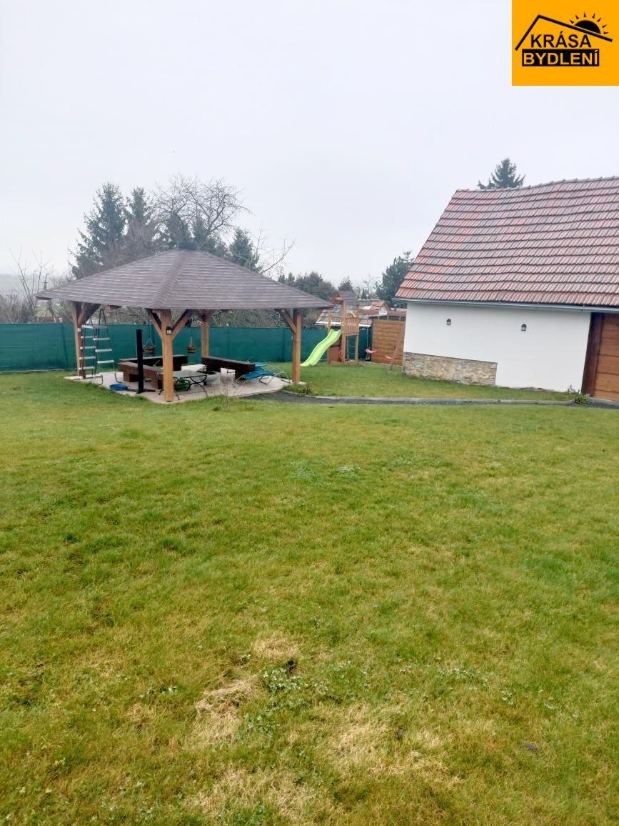 Prodej rodinný dům - Hradečná, Bílá Lhota, 250 m²