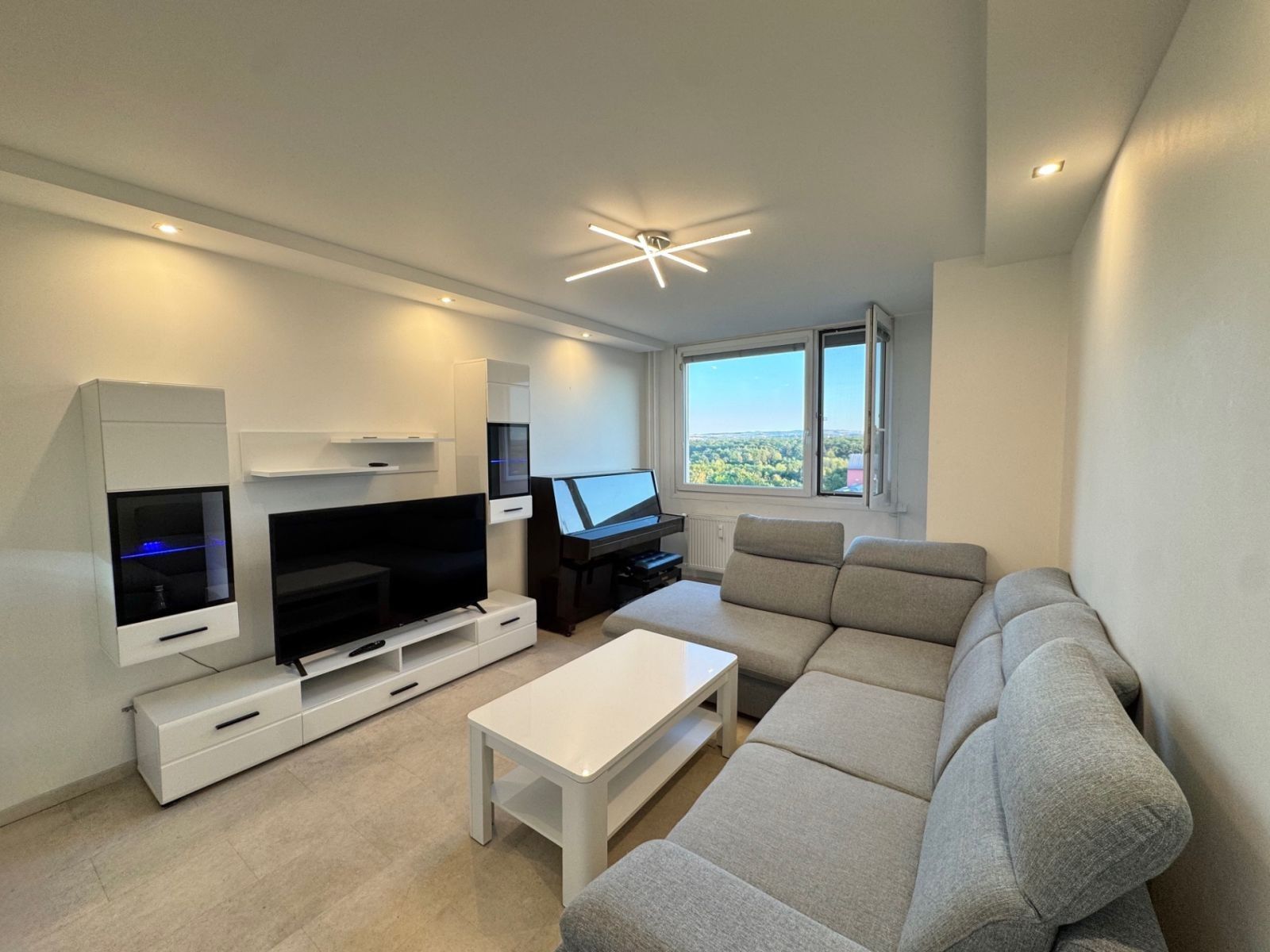 3+1, Štichova, Praha - Háje, 65 m² - 1