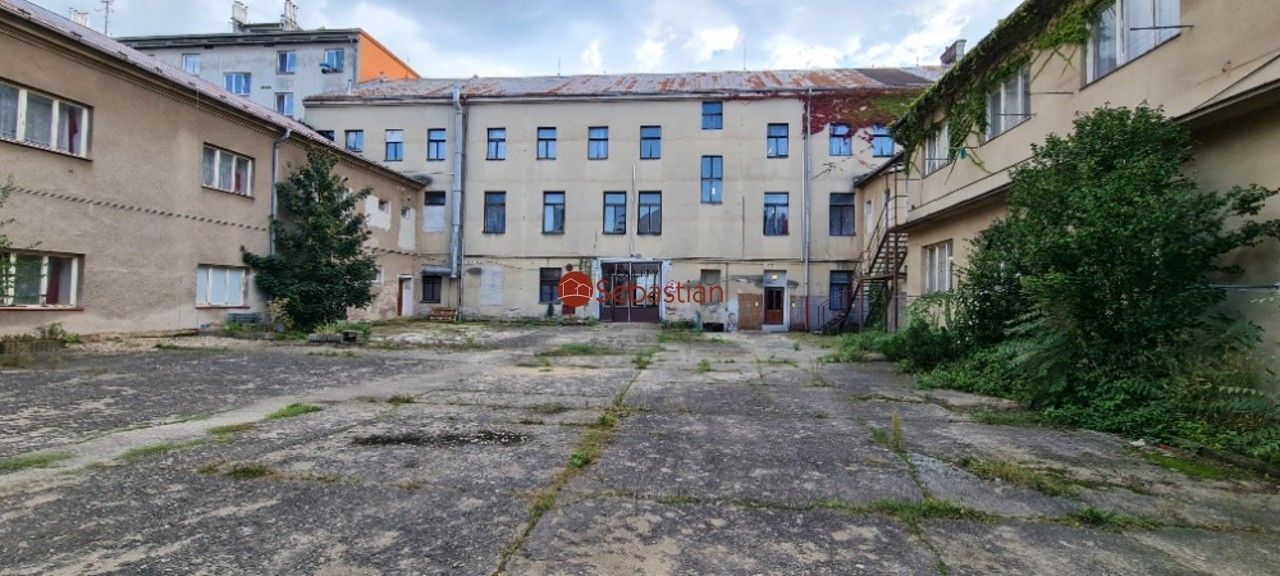 Garáže, Hlaváčova, Pardubice, 12 m² - 2