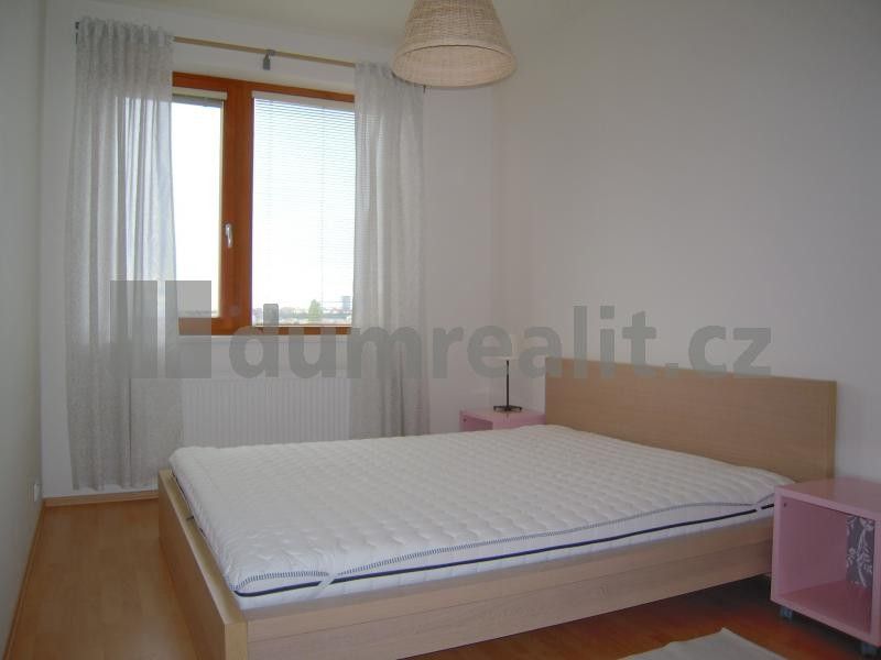 Byt 2+kk · 46 m² · Michelangelova, Praha - 4