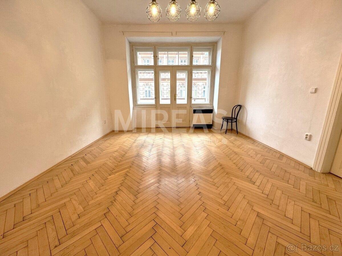 Pronájem kancelář - Praha, 130 00