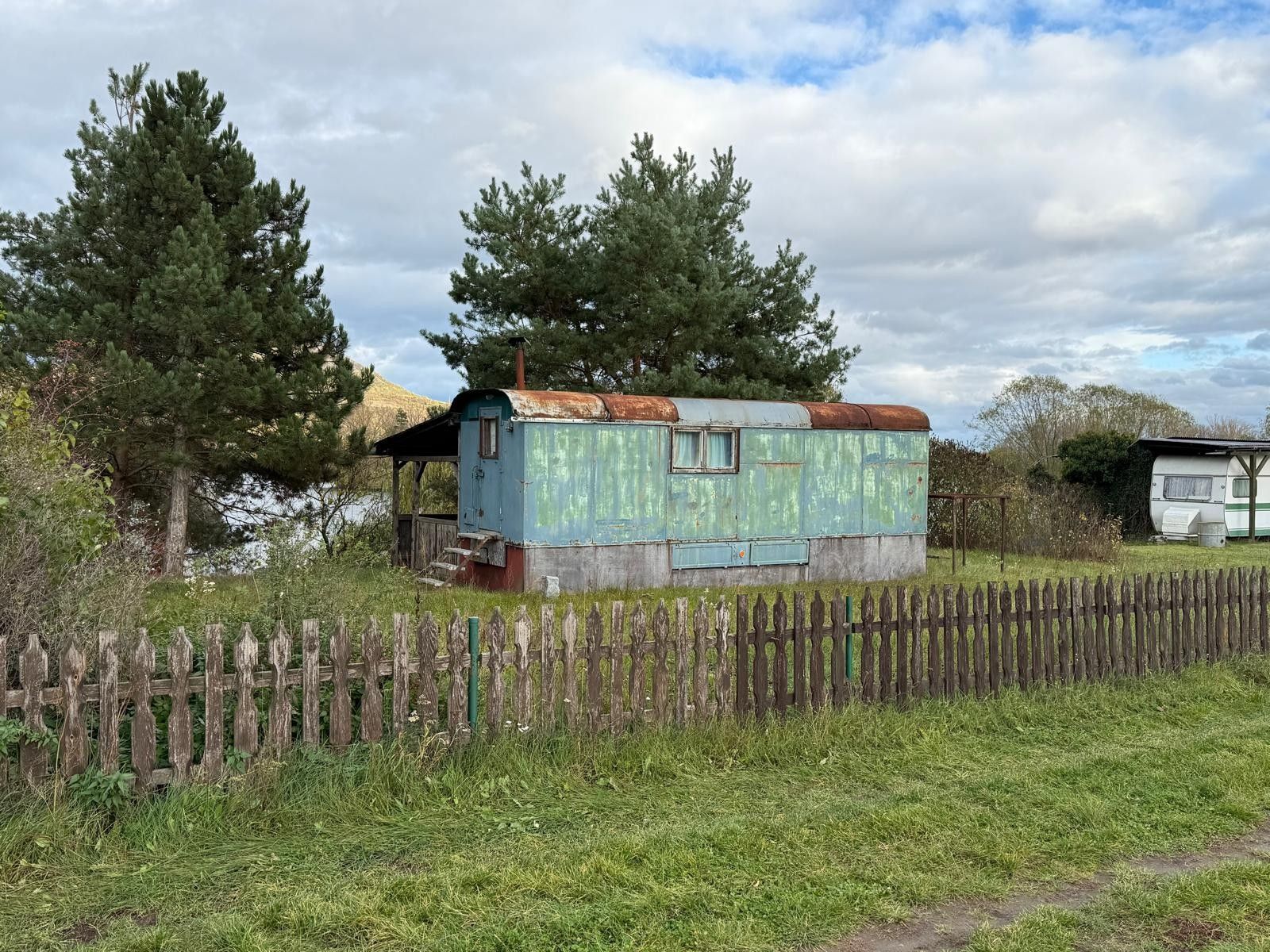 Chaty, Píšťany, 300 m²