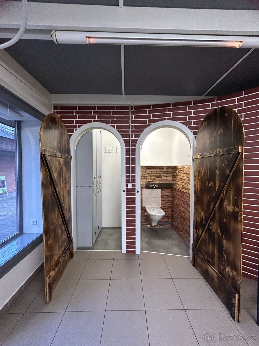Obchodní prostory · Pardubice, 530 09 - 4