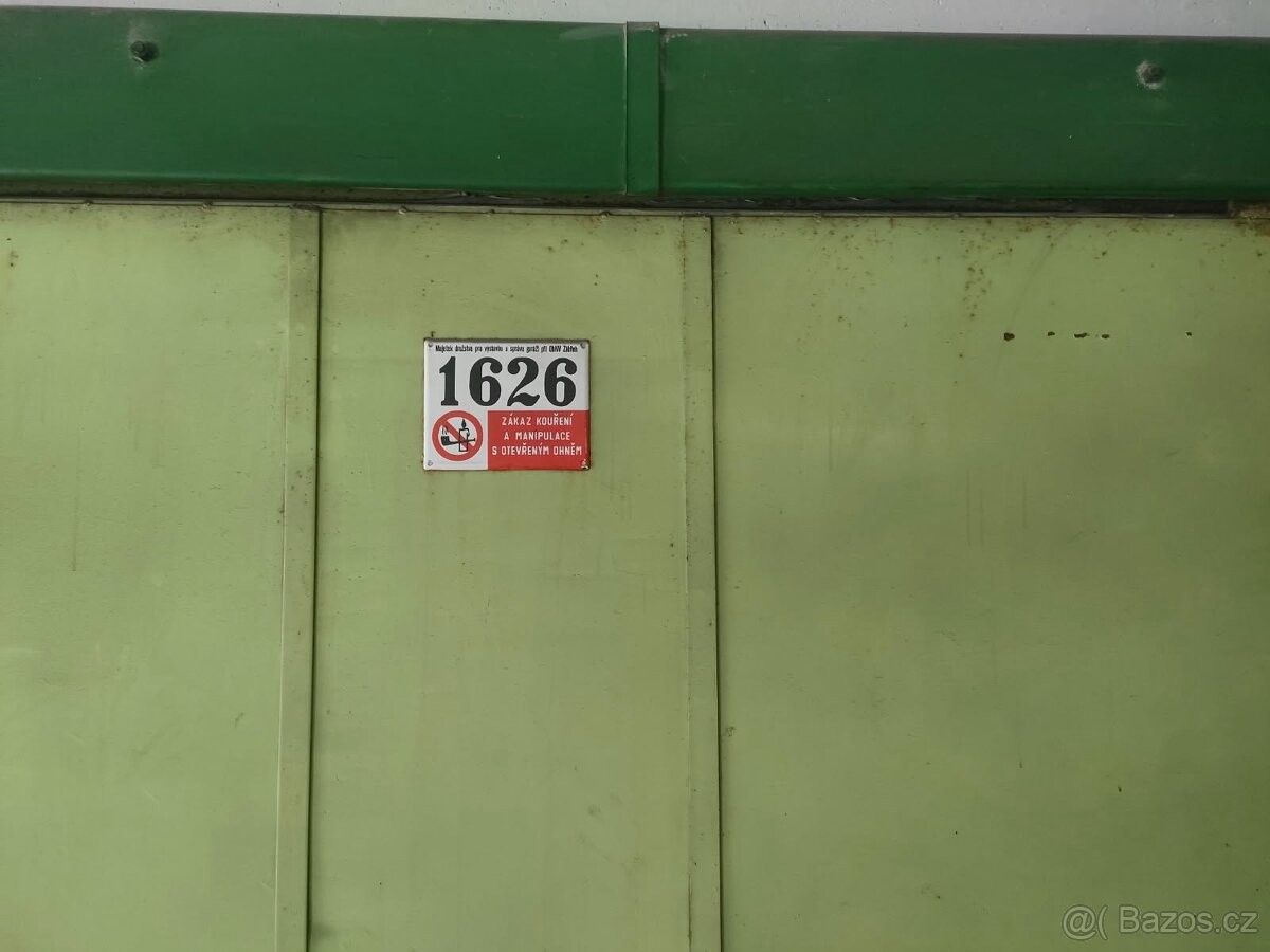 Garáže, Ostrava, 700 30