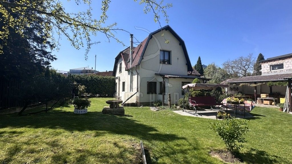 Prodej rodinný dům - Politických vězňů, Říčany, 240 m²