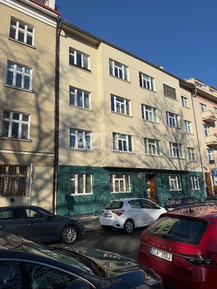 2+kk, Lotyšská, Praha, 39 m²