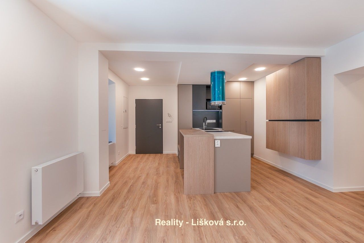 Pronájem byt 1+kk - Bělehradská, Ústí nad Labem, 56 m²