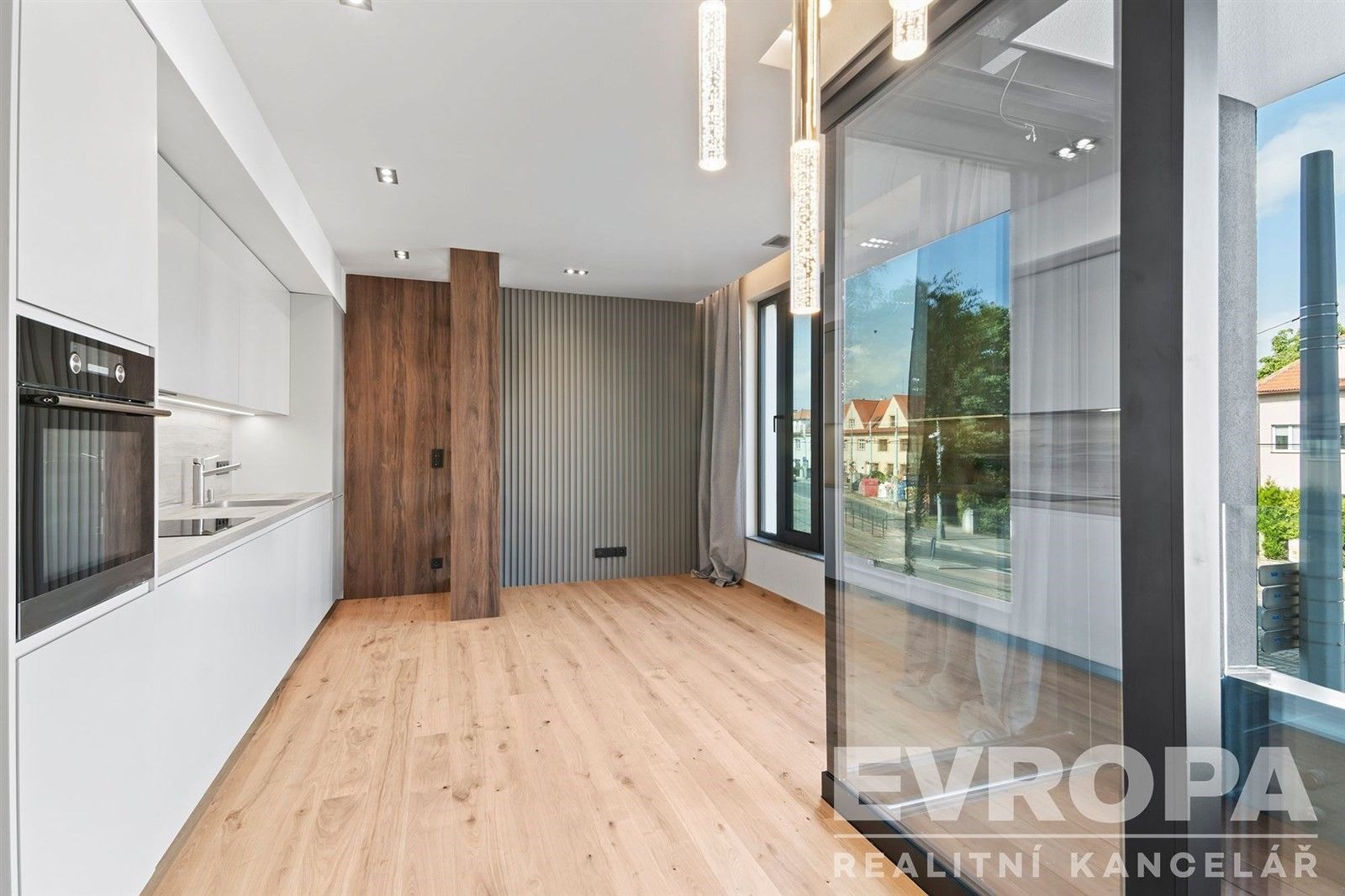 Pronájem byt 1+kk - U Petřin, Praha, 35 m²