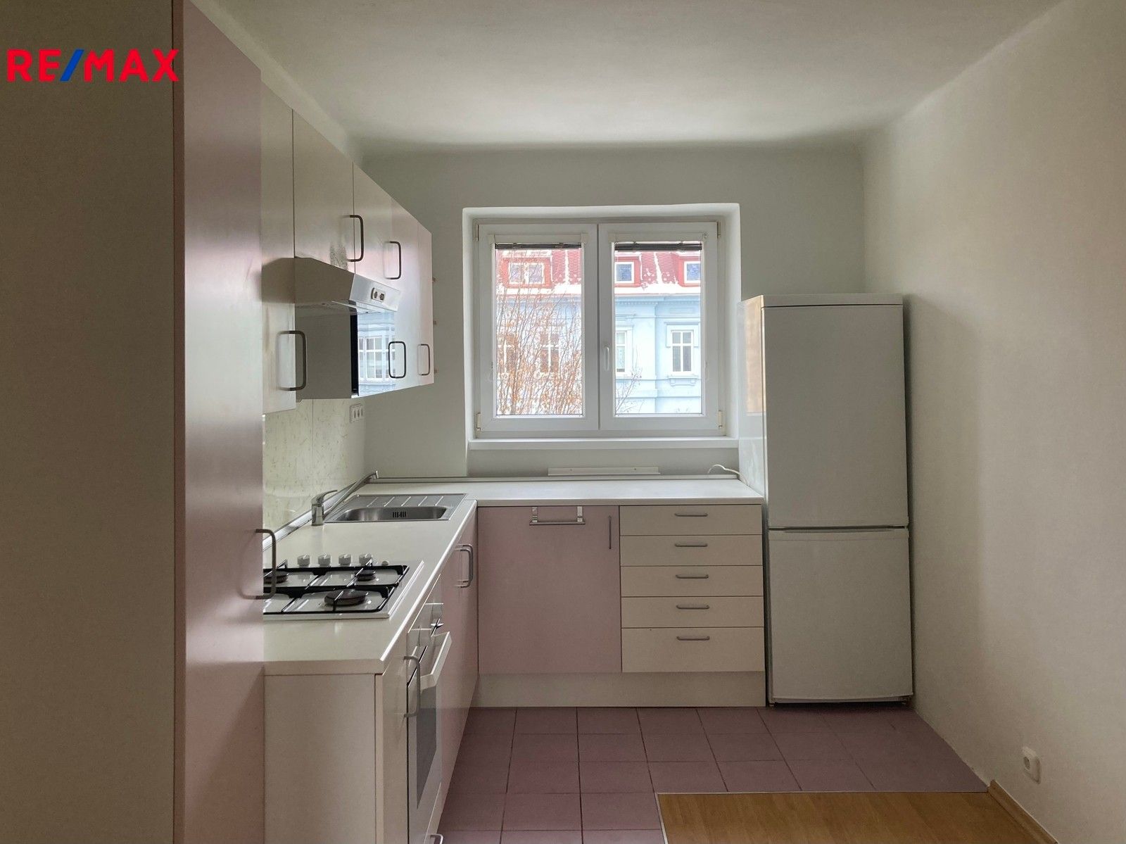 Pronájem byt 2+1 - Školní, Chomutov, 62 m²