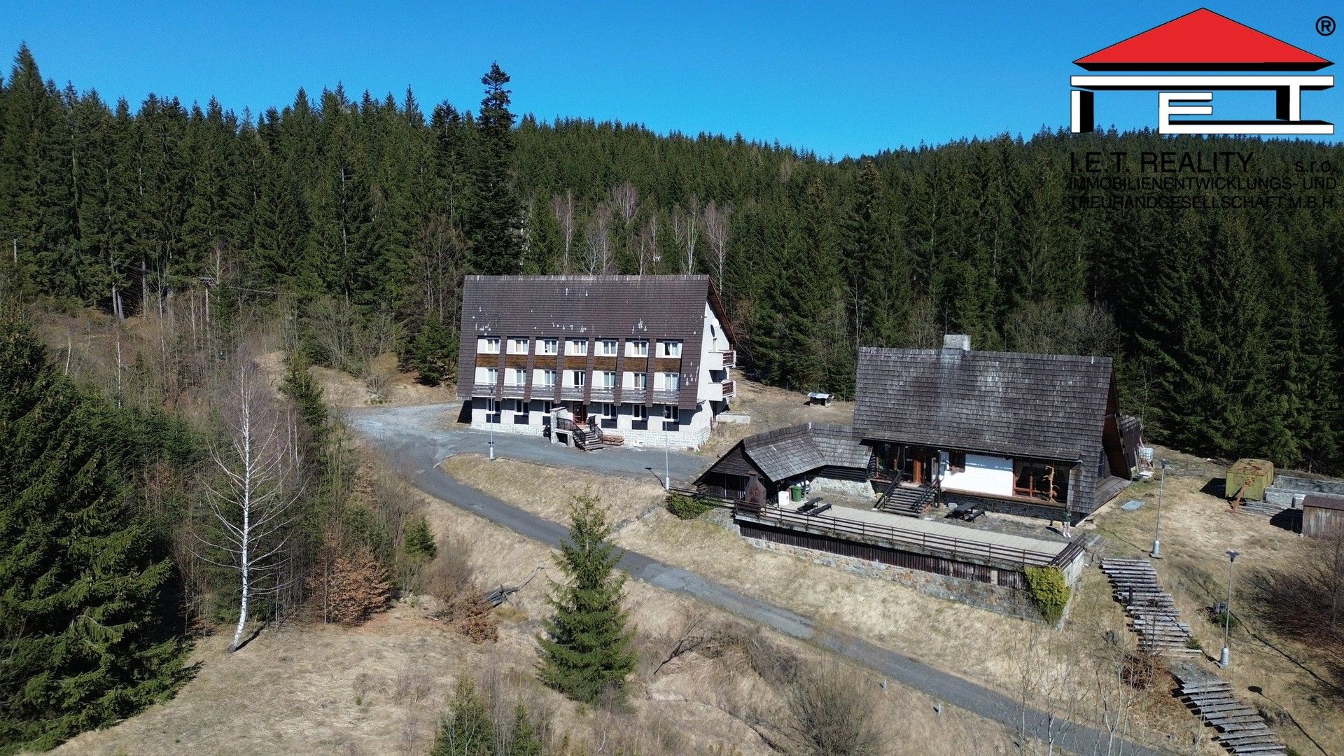 Ostatní, Bílá, 1 117 m²