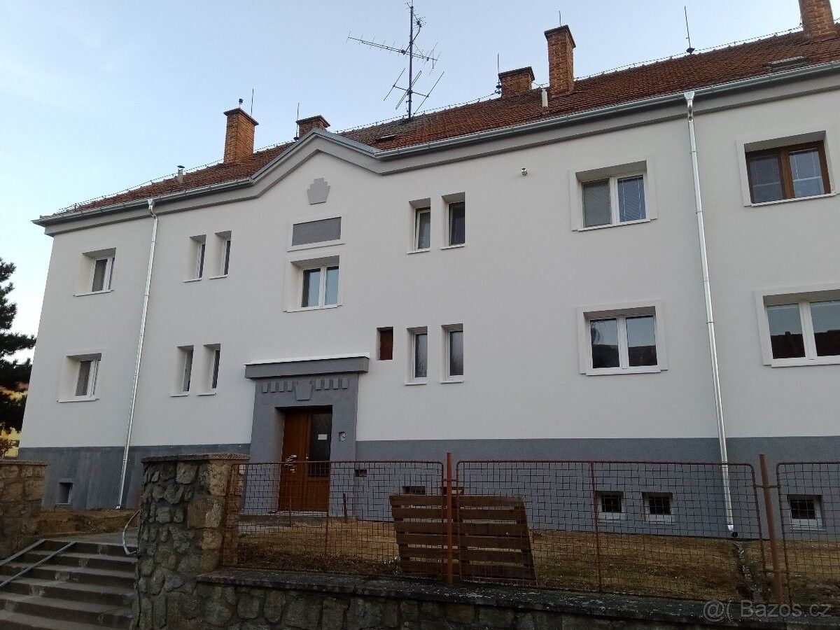 Pronájem byt 2+1 - Moravské Budějovice, 676 02