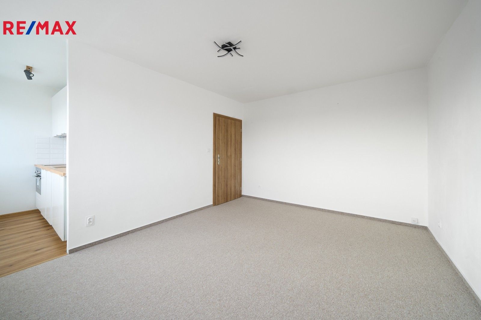 Prodej byt 1+kk - Severní, Hradec Králové, 28 m²