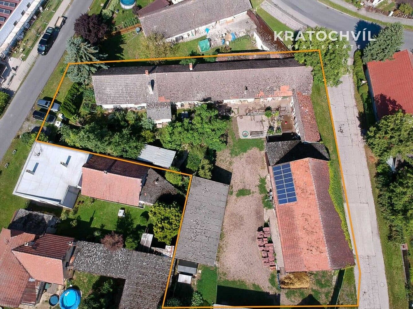 Zemědělské objekty, Úmyslovice, okres Nymburk, Středočeský kraj, 400 m² - 2
