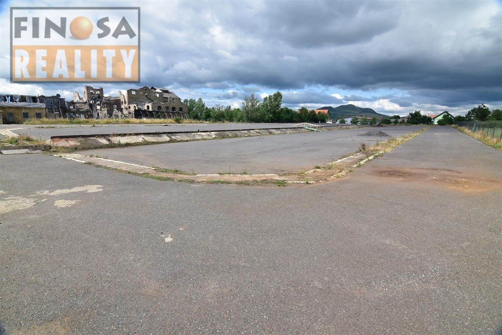 Komerční pozemky, Husova, Lenešice