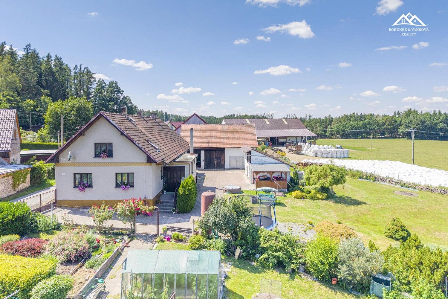 Rodinné domy, Dolní Sokolovec, okres Havlíčkův Brod, Kraj Vysočina, 269 m² - 1