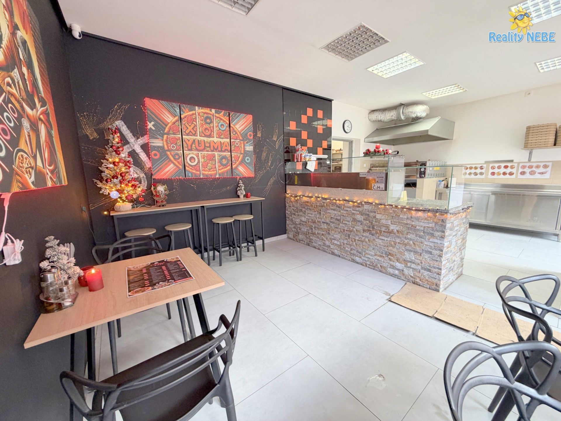 Restaurace, Přátelství, Praha, 66 m²