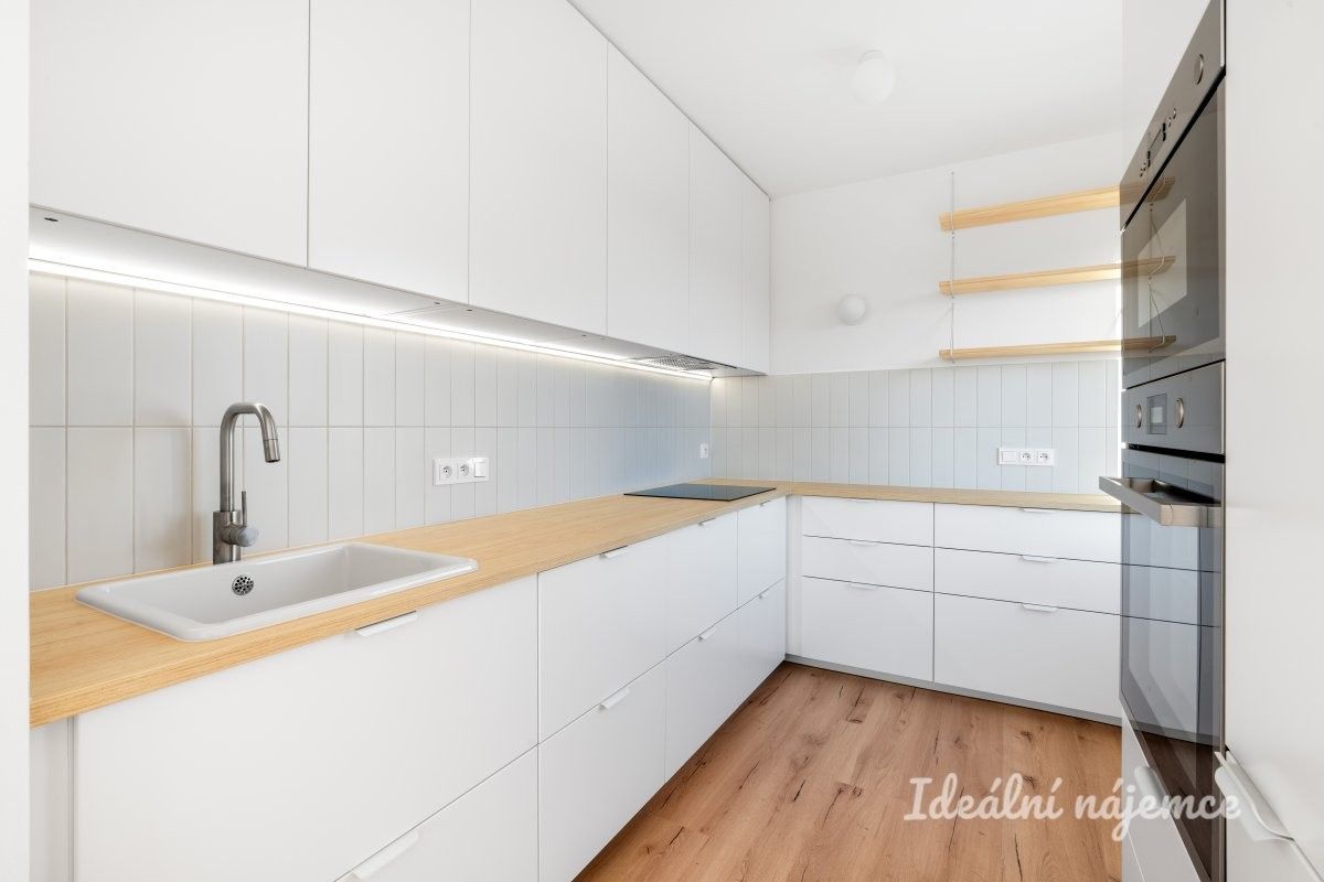 3+kk, Na rolích, Praha, 75 m²