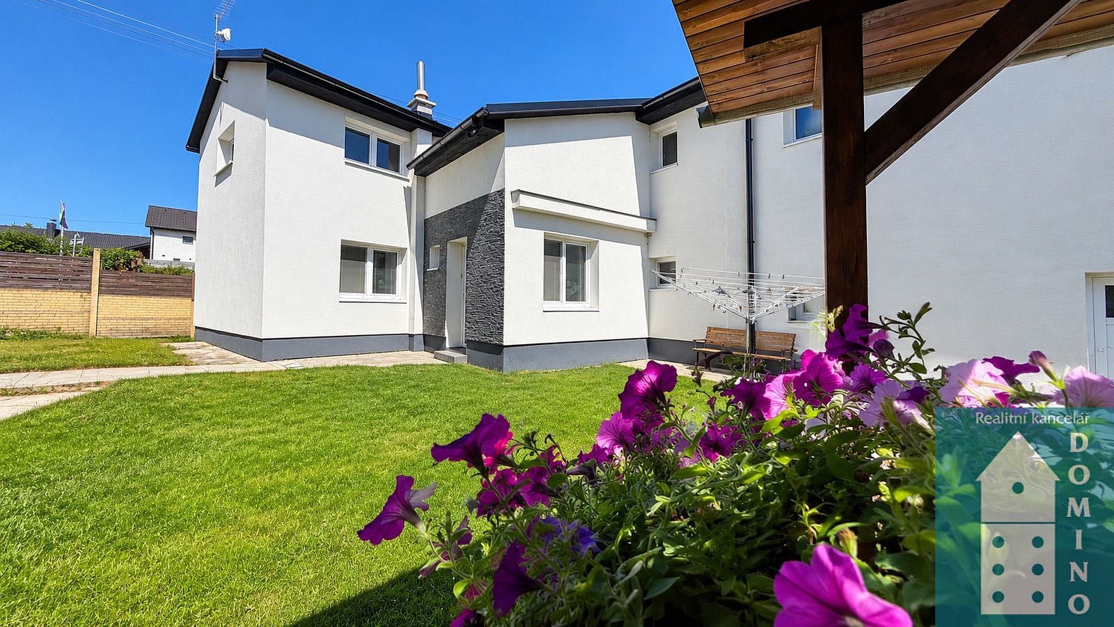 Rodinné domy, Halenkovice, okres Zlín, 241 m² - 1