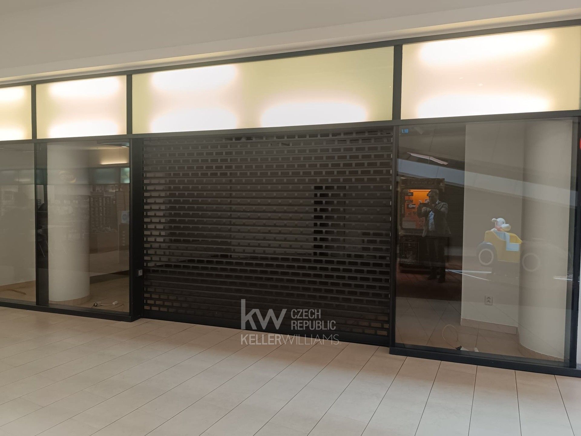 Pronájem obchodní prostory - Dukelská třída, Hradec Králové, 36 m²