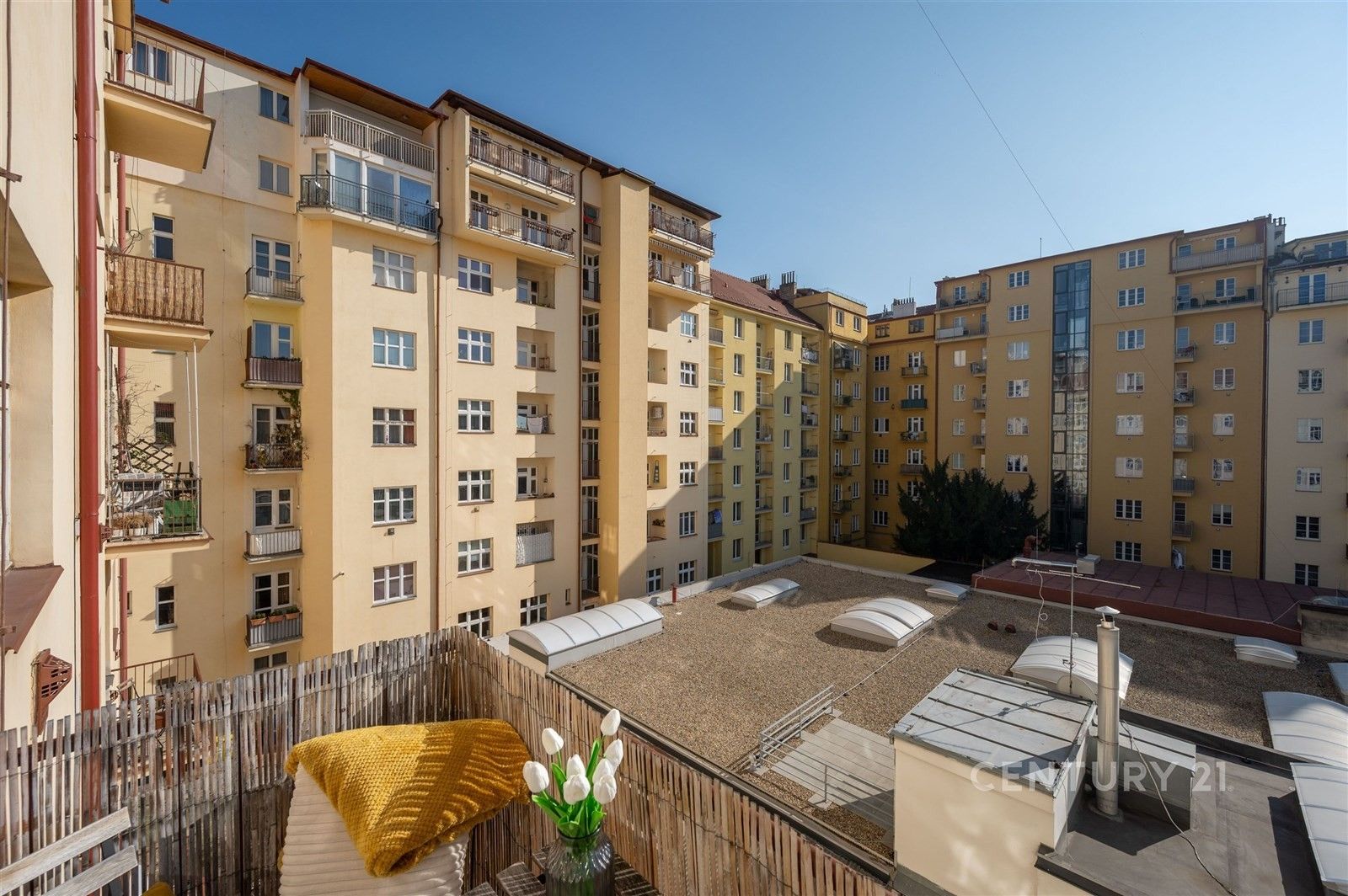 Pronájem byt 2+1 - Hartigova, Praha, 52 m²