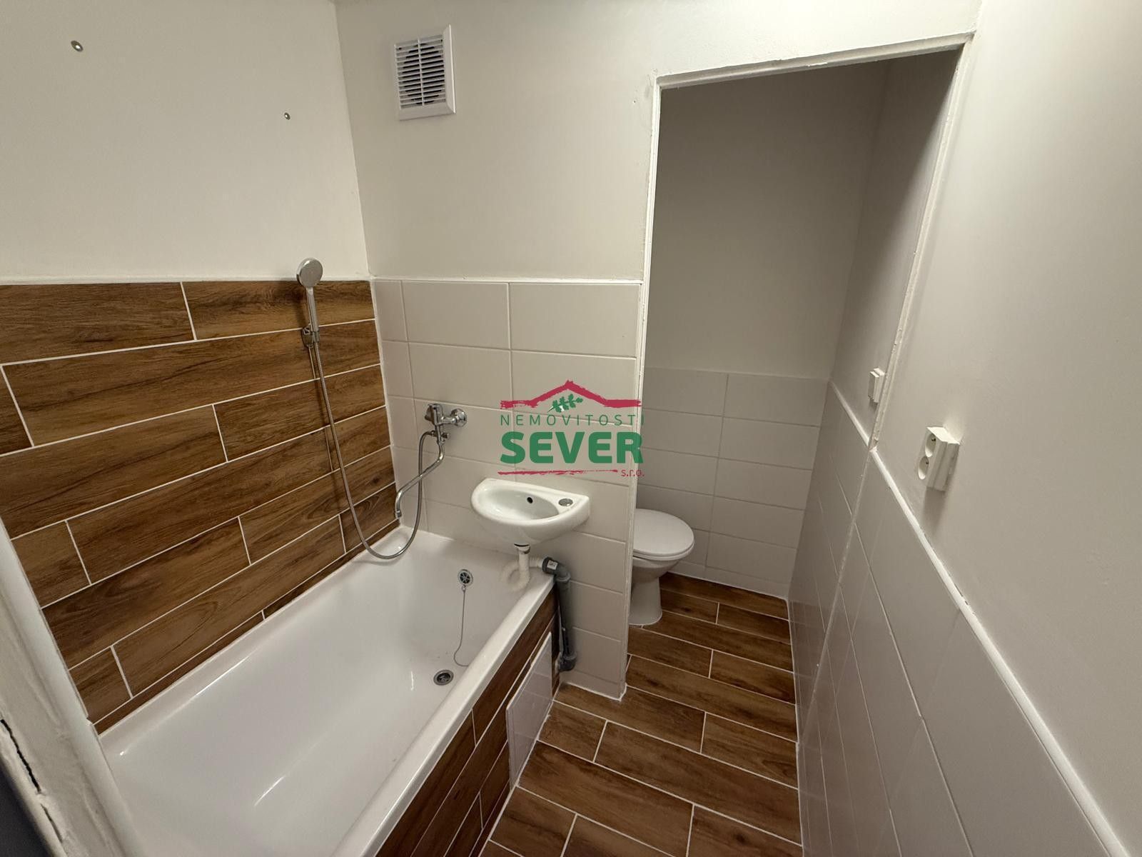 Byt 1+1 · 35 m² · Sídliště Za Chlumem, Bílina - 4