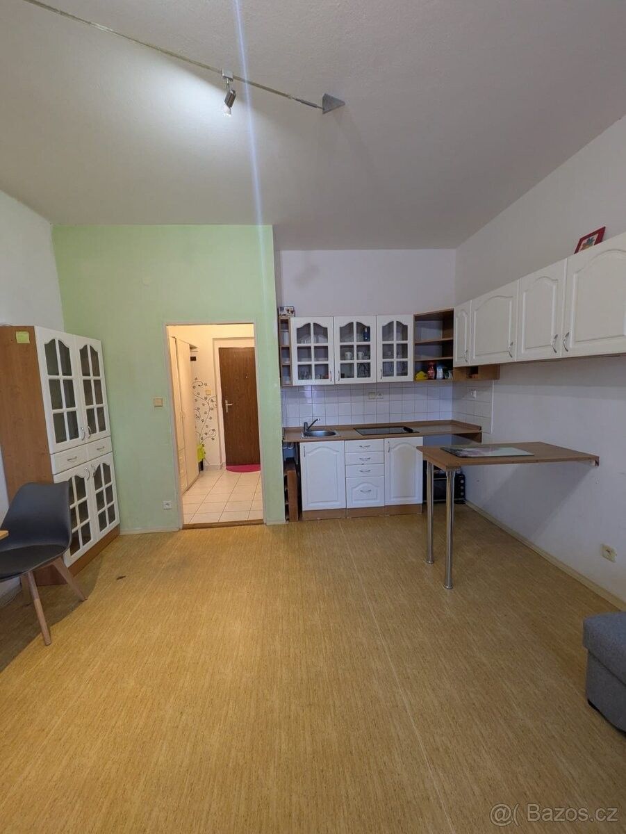 Pronájem byt - Hostivice, 253 01