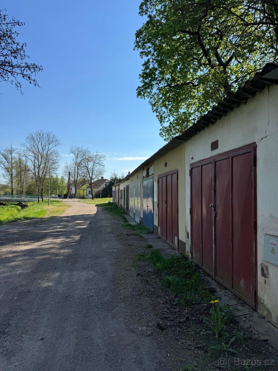 Garáž · Netolice, 384 11 - 3