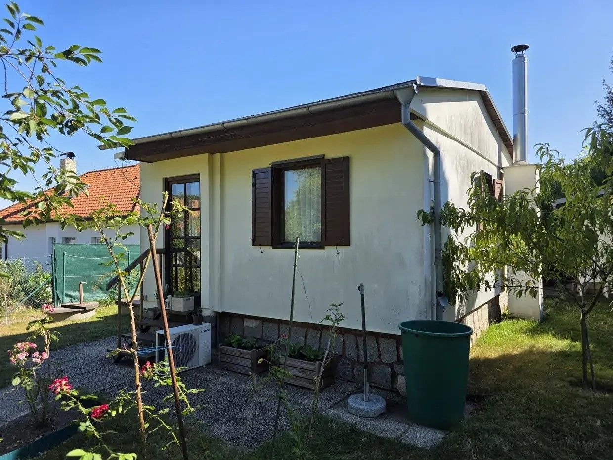 Chaty, Čisovice, 43 m² - 1