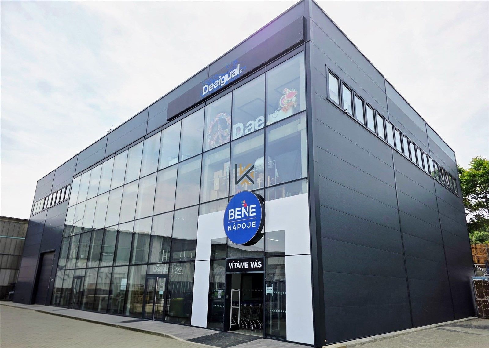 Pronájem obchodní prostory - Poděbradská, Praha, 400 m²