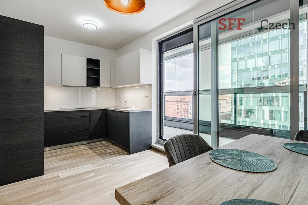 Prodej byt 2+kk - Českomoravská, Praha, 74 m²
